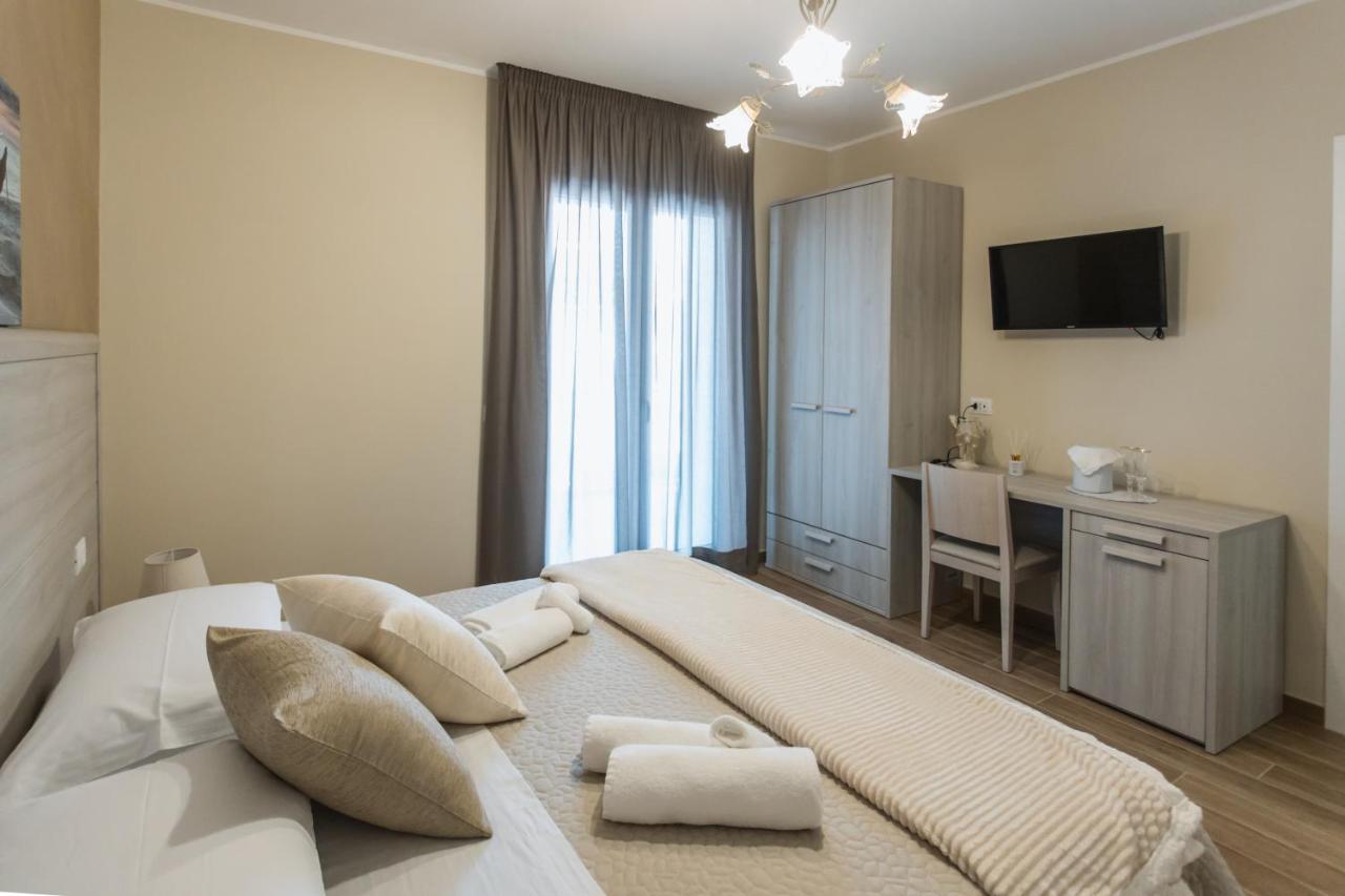 Oasi Perla Del Mare Rooms Aci Castello Exterior photo