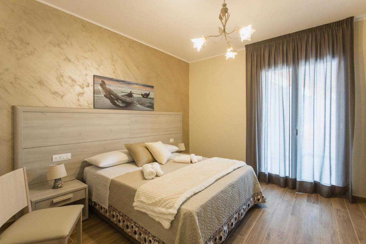Oasi Perla Del Mare Rooms Aci Castello Exterior photo