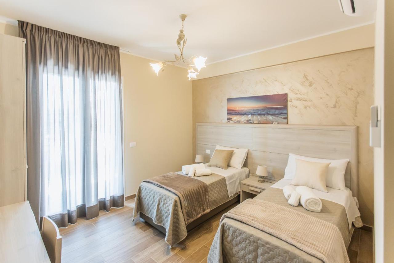 Oasi Perla Del Mare Rooms Aci Castello Exterior photo